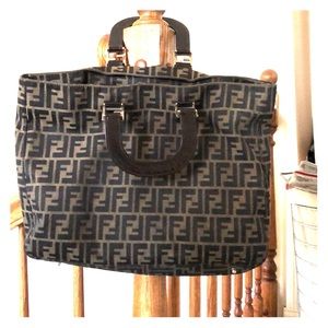 Vintage fendi purse😩😍